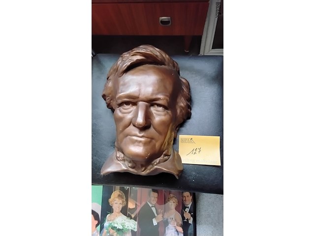 Lot 127 - vintage buste richard wagner - afbeelding 1 van  3