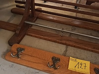 Lot 127 - vintage muurkapstok. 2 stuks - afbeelding 2 van  3