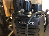Lot 127 - walkie talkies kenwood - afbeelding 1 van  4