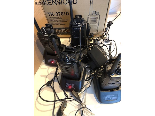 Lot 127 - walkie talkies kenwood - afbeelding 2 van  4