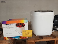 Lot 128 - broodbakmachine en keukenweegschaal - afbeelding 1 van  6