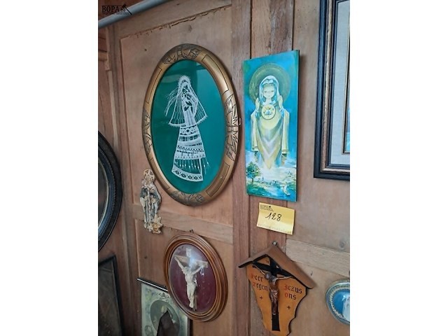 Lot 128 - groot lot diverse religieuze wanddecoratie - afbeelding 3 van  7