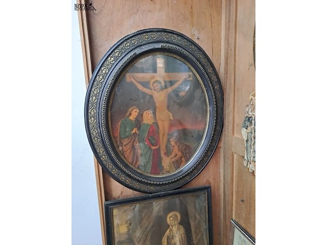 Lot 128 - groot lot diverse religieuze wanddecoratie - afbeelding 4 van  7