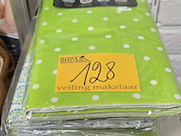 Lot 128 - herbruikbare papieren tafellakens 8 stuks - afbeelding 1 van  8