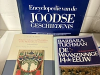 Lot 128 - lot religie/cultuurboeken - 3 stuks - afbeelding 2 van  2