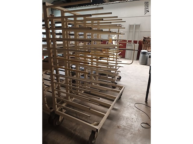 Lot 128 - mobiel draagarmrek - afbeelding 2 van  3