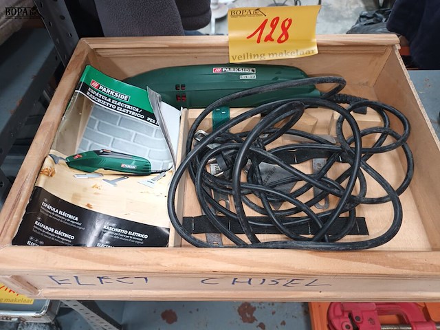 Lot 128 - parkside elektrische schraper - afbeelding 1 van  4
