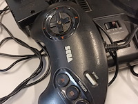 Lot 128 - sega mega drive 16-bit - afbeelding 2 van  3