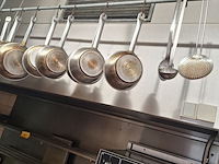 Lot 128 - steelpannen en keukengerei, 26 stuks - afbeelding 2 van  3