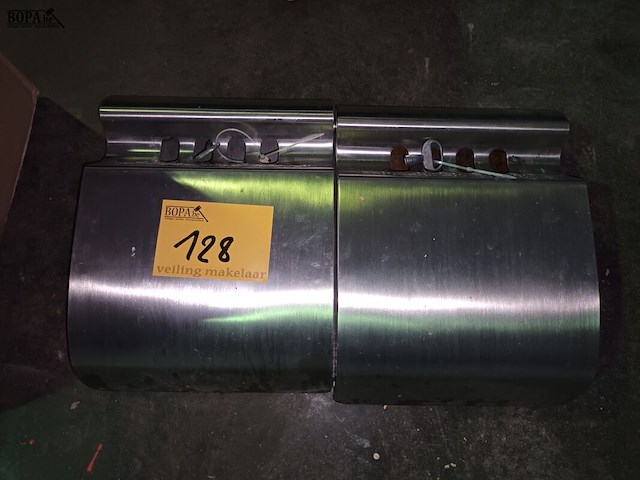 Lot 128 - wand asbak. 2 stuks - afbeelding 1 van  3