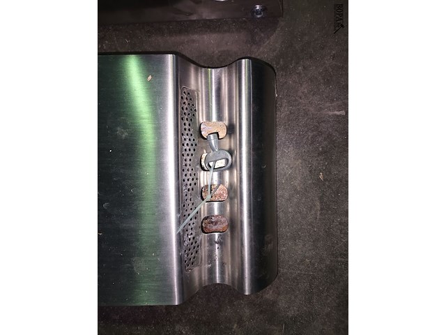 Lot 128 - wand asbak. 2 stuks - afbeelding 3 van  3