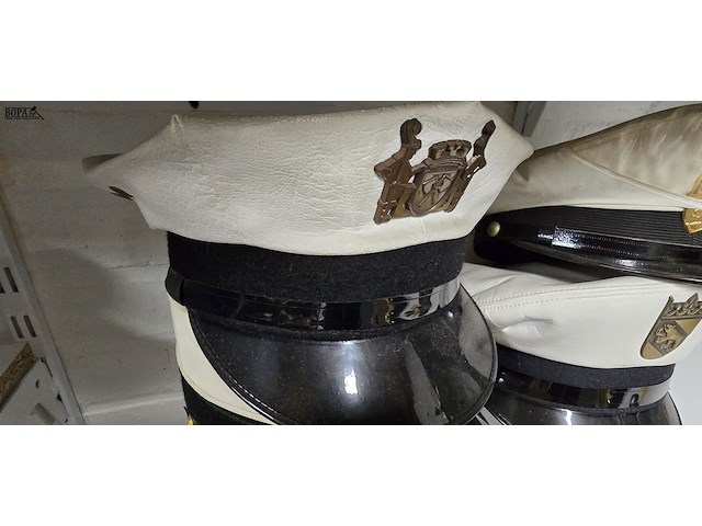 Lot 128 - zwitserland 4 kepies - afbeelding 2 van  5