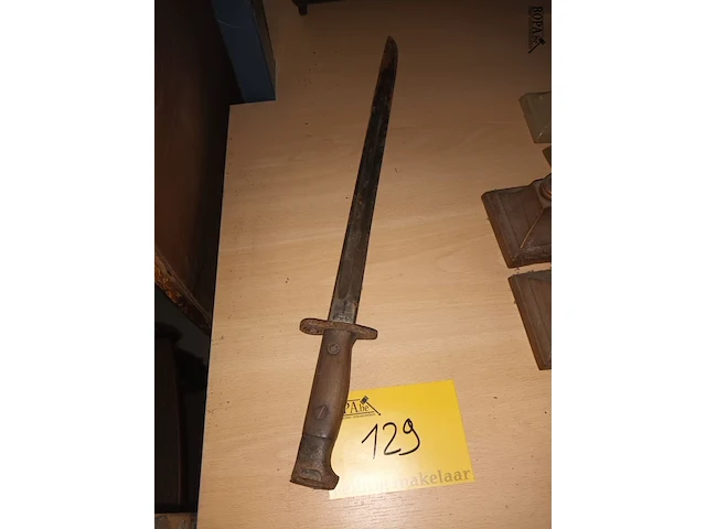 Lot 129 - bajonet - afbeelding 1 van  4