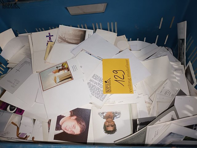 Lot 129 - bidprentjes - afbeelding 2 van  3