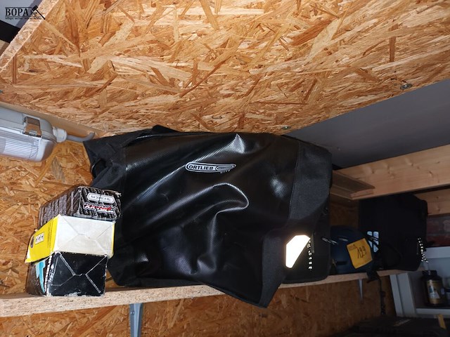 Lot 129 - fietsbenodigdheden. 11 stuks - afbeelding 2 van  5