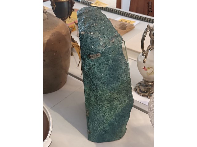 Lot 129 - grote amethist geode met kristallen - afbeelding 4 van  4