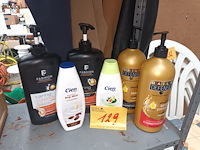 Lot 129 - haarproducten - 6 stuks - afbeelding 1 van  3