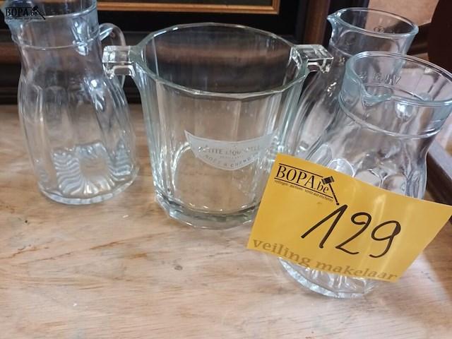 Lot 129 - ijsemmer moët en waterkannen. 4 stuks - afbeelding 1 van  3