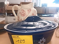 Lot 129 - kan en ovenschotel - afbeelding 1 van  3