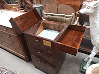 Lot 129 - kastje - afbeelding 3 van  4