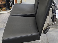 Lot 129 - nieuwe stoelen in lederlook 2 stuks - afbeelding 3 van  4