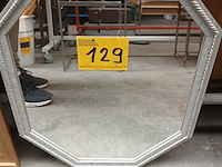 Lot 129 - spiegel achthoekig - afbeelding 2 van  3