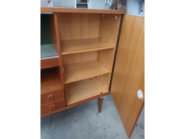 Lot 129 - vintage dressoir kast - afbeelding 5 van  7