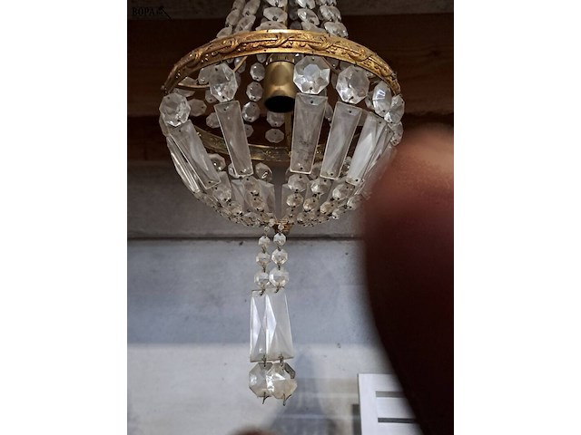 Lot 129 - vintage kroonluchter messing met kristallen pegels - 'zakluc - afbeelding 3 van  3