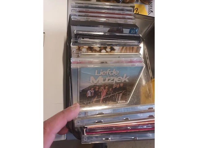 Lot 129 - vlaamse muziek cd’s. 18 stuks - afbeelding 3 van  6
