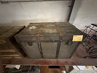 Lot 13 - antieken hutkoffer - afbeelding 3 van  3