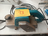 Lot 13 - bandschuurmachine makita