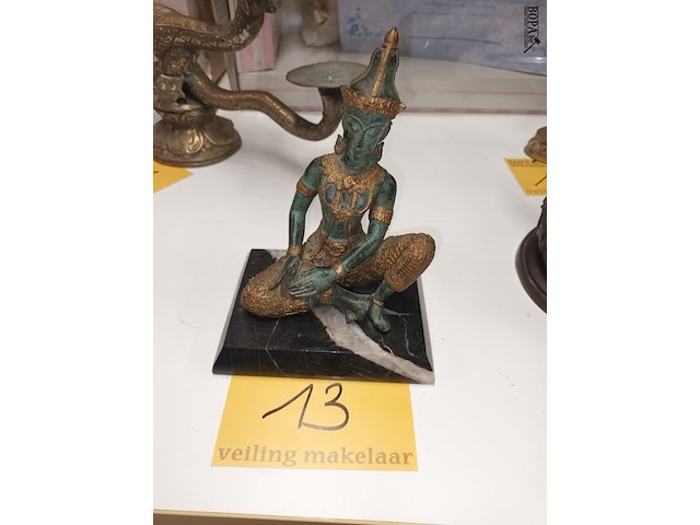 Lot 13 - beeld thaise tempelmuzikant - afbeelding 1 van  3