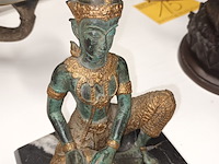 Lot 13 - beeld thaise tempelmuzikant - afbeelding 2 van  3