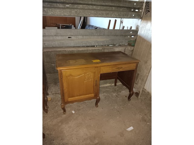 Lot 13 - bureau - afbeelding 1 van  1