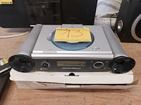Lot 13 - cd-speler met 2 speakers van protech design