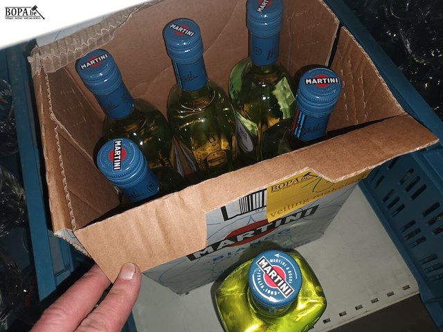 Lot 13 - flessen martini bianco. 6 stuks - afbeelding 2 van  3