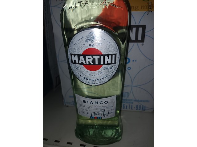 Lot 13 - flessen martini bianco. 6 stuks - afbeelding 3 van  3