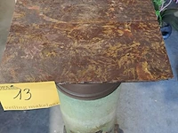 Lot 13 - frans beschilderde metalen zuil in groene tint - eind 19e e - afbeelding 2 van  4