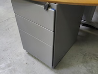 Lot 13 - gebogen bureel - afbeelding 2 van  4