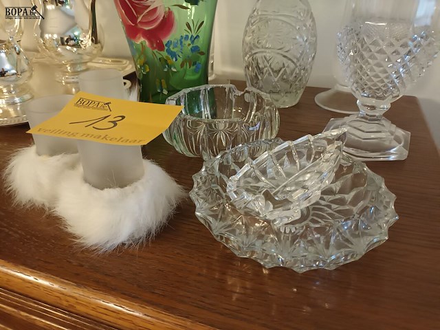 Lot 13 - glaswerk en kristal. 11 stuks - afbeelding 2 van  5