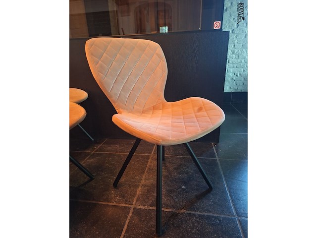 Lot 13 - horeca stoelen. 18 stuks - afbeelding 4 van  6