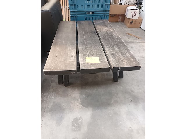 Lot 13 - houten salontafel - afbeelding 1 van  3