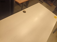Lot 13 - in hoogte verstelbare tafel - afbeelding 3 van  3