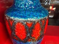 Lot 13 - keramieken vaas