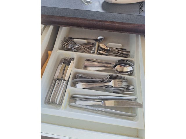 Lot 13 - keukengerei. inhoud keukenkasten - afbeelding 9 van  28