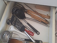 Lot 13 - keukengerei. inhoud keukenkasten - afbeelding 13 van  28