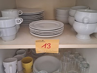 Lot 13 - keukengerei. inhoud keukenkasten - afbeelding 15 van  28