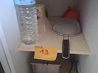 Lot 13 - keukengerei. inhoud keukenkasten - afbeelding 24 van  28