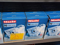 Lot 13 - lot miele stofzuigzakken 47 dozen