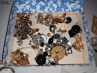 Lot 13 - lot oorbellen - afbeelding 2 van  5